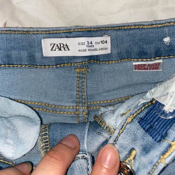 Bundle 4 pairs of toddler jeans ❤️ - Picture 11 of 15